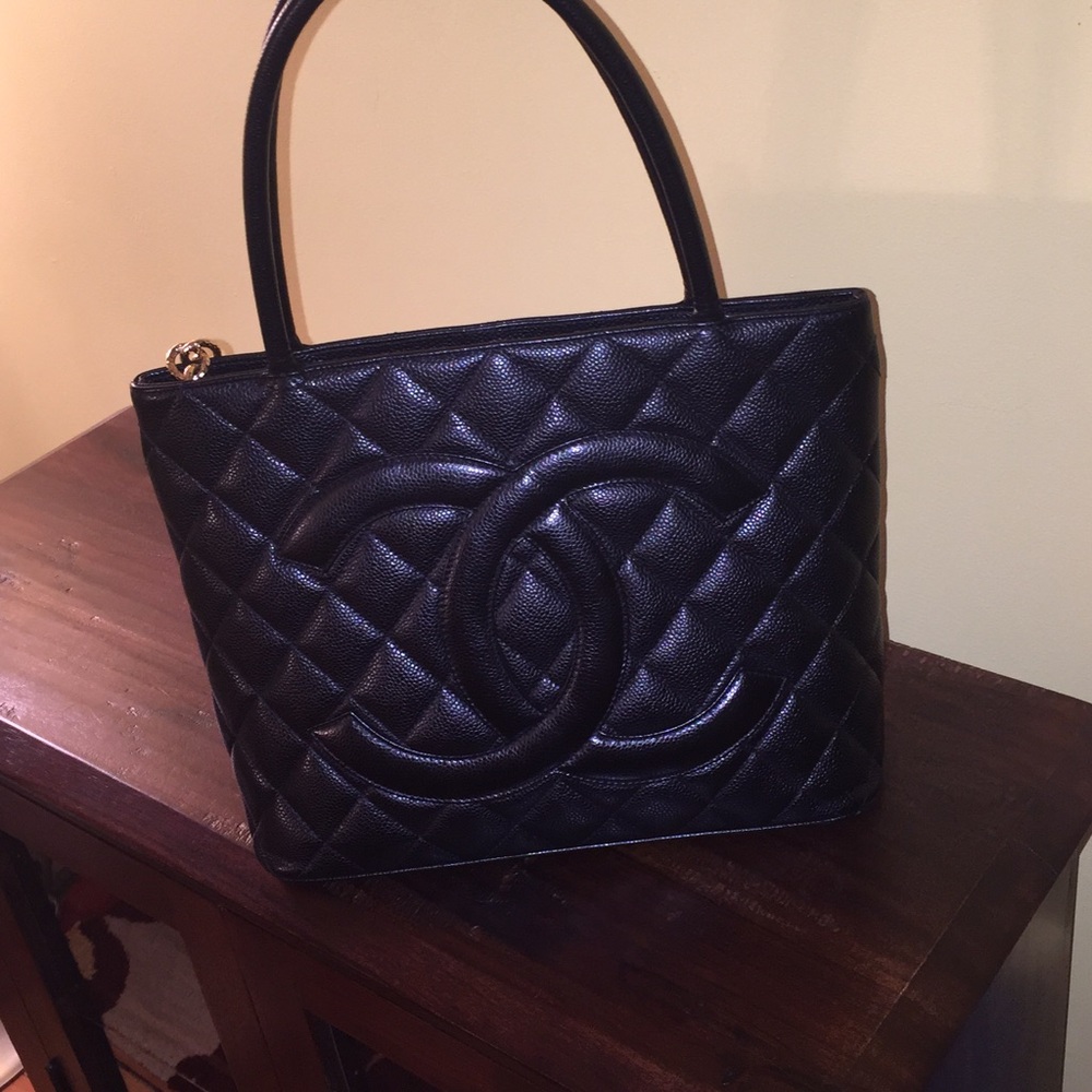 CHANEL Black Quilted Handbag